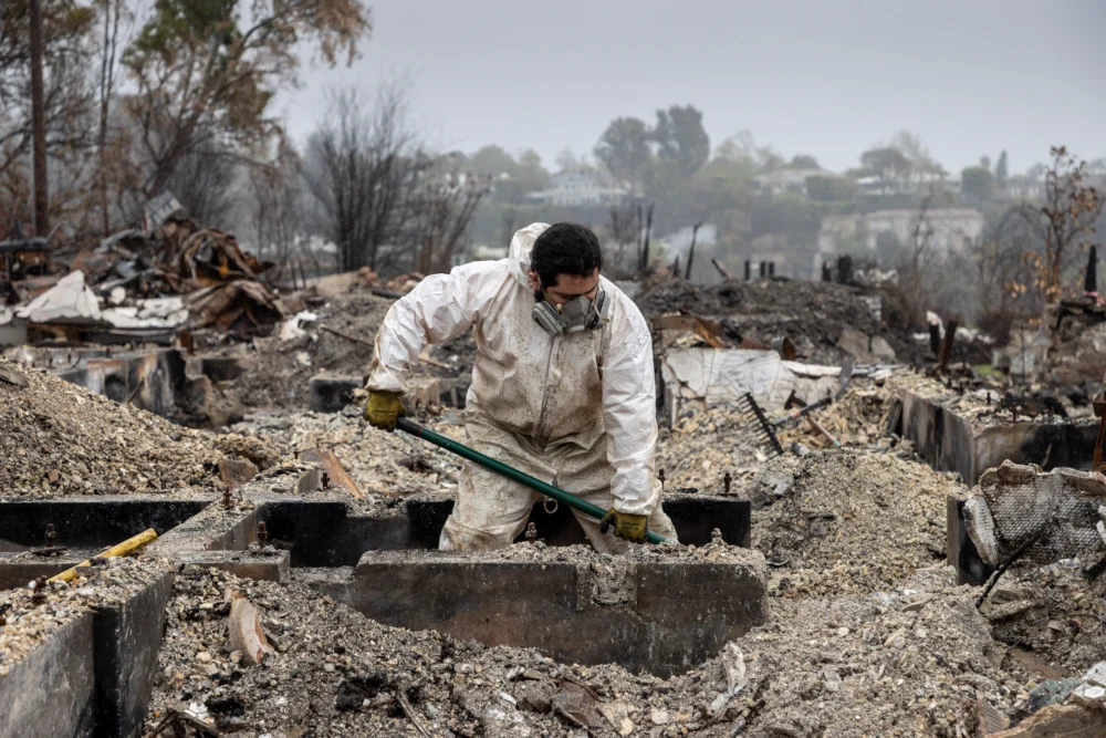 Ashes of Affluence: The Unseen Laborers Rebuilding Post-Wildfire Pacific Palisades.